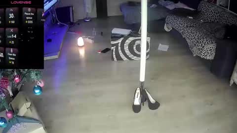 Snapshot of flakoyflaki chatting on 12.18.24 flakoyflaki online show from 12.18.24