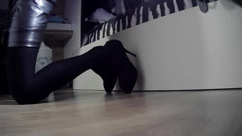 Snapshot of flakoyflaki chatting on 10.19.25 flakoyflaki online show from 10.19.25