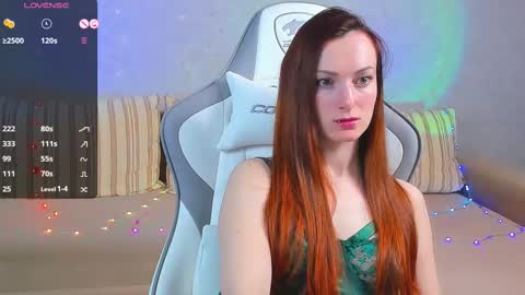 Snapshot of flamystar chatting on 03.10.25 Yana online show from 03.10.25