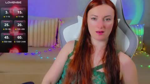 Snapshot of flamystar chatting on 09.24.25 Yana online show from 09.24.25