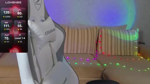 Snapshot of flamystar chatting on 11.17.25 Yana online show from 11.17.25