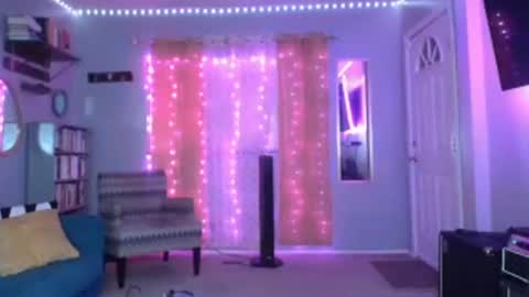 Flannel Dong online show from 10.07.25