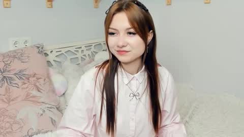 Snapshot of flawfull chatting on 10.18.25 Cheryl 3 online show from 10.18.25