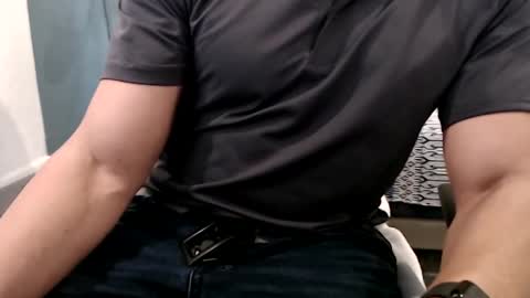 Snapshot of flguyallday chatting on 03.07.25 flguyallday online show from 03.07.25