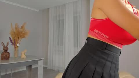 Doloras online show from 09.30.25