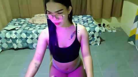 Snapshot of flirty_kendall chatting on 11.30.25 Kendall online show from 11.30.25