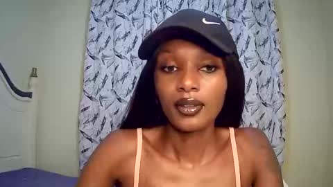 Snapshot of flirtyy_sheery chatting on 02.21.25 sheery online show from 02.21.25