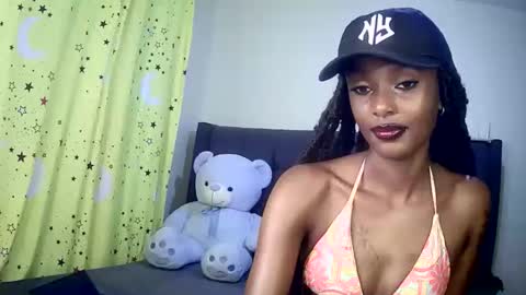 Snapshot of flirtyy_sheery chatting on 10.31.25 sheery online show from 10.31.25