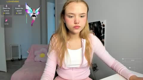 Mona online show from 10.14.25