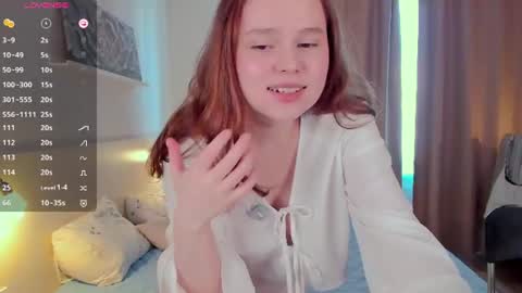 Snapshot of flora_fiore chatting on 07.10.26 Hayley I WILL COME BACK ON MAY 27TH 6pm UTC online show from 07.10.26