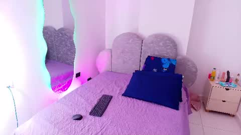 Flordecayena  online show from 06.10.26