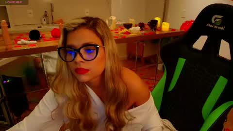 Florence Ford online show from 06.12.26