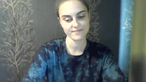 Snapshot of flower_bluee chatting on 06.16.26 Ambika 3 online show from 06.16.26