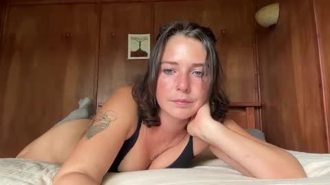 Flowergirl online show from 10.27.25