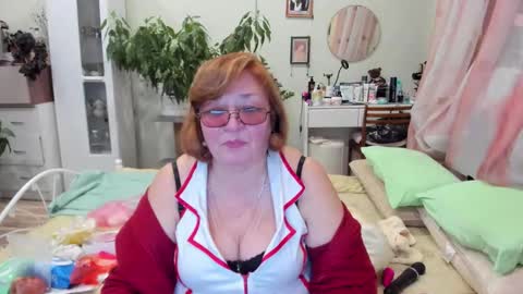 Snapshot of flowerlover8 chatting on 10.21.25 Flowerlower online show from 10.21.25