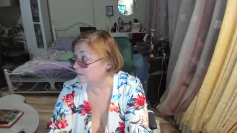 Snapshot of flowerlover8 chatting on 03.05.26 Flowerlower online show from 03.05.26