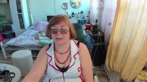 Snapshot of flowerlover8 chatting on 03.11.26 Flowerlower online show from 03.11.26