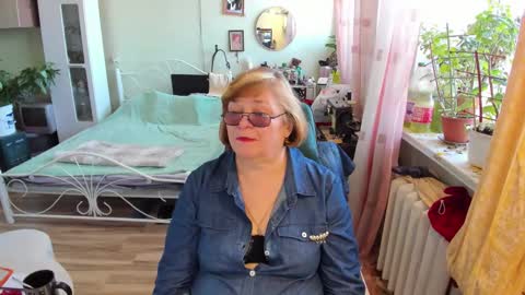 Snapshot of flowerlover8 chatting on 03.21.26 Flowerlower online show from 03.21.26