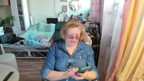 Snapshot of flowerlover8 chatting on 03.30.26 Flowerlower online show from 03.30.26