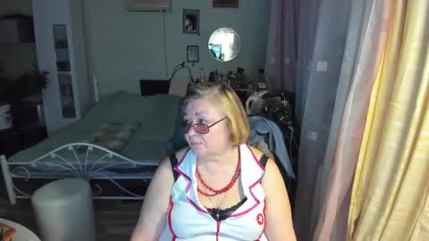 Snapshot of flowerlover8 chatting on 03.31.26 Flowerlower online show from 03.31.26