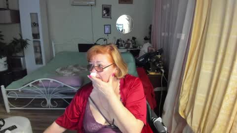 Snapshot of flowerlover8 chatting on 04.02.26 Flowerlower online show from 04.02.26