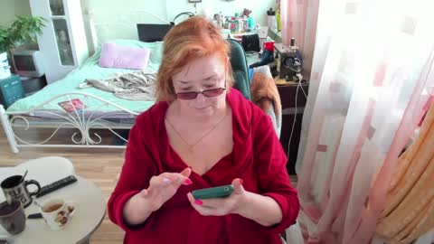 Snapshot of flowerlover8 chatting on 04.05.26 Flowerlower online show from 04.05.26