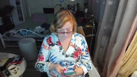 Snapshot of flowerlover8 chatting on 04.06.26 Flowerlower online show from 04.06.26