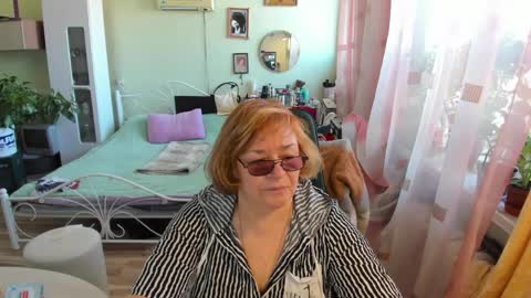 Snapshot of flowerlover8 chatting on 04.09.26 Flowerlower online show from 04.09.26