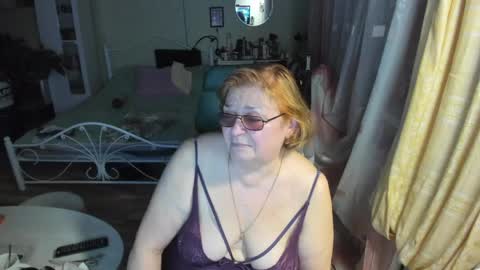 Snapshot of flowerlover8 chatting on 04.10.26 Flowerlower online show from 04.10.26