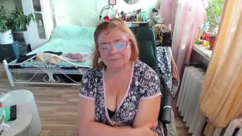 Snapshot of flowerlover8 chatting on 06.18.26 Flowerlower online show from 06.18.26