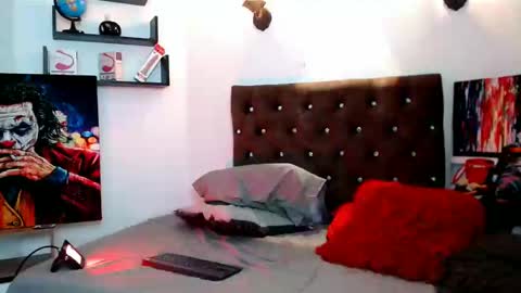 Snapshot of flowers109 chatting on 02.18.25 flowers109 online show from 02.18.25