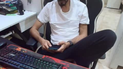 Snapshot of flowthefun chatting on 06.25.26 flowthefun online show from 06.25.26