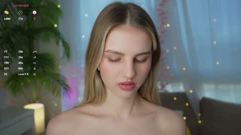 Snapshot of fluffy_angel chatting on 12.02.24 Adeline online show from 12.02.24