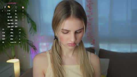 Snapshot of fluffy_angel chatting on 12.17.24 Adeline online show from 12.17.24