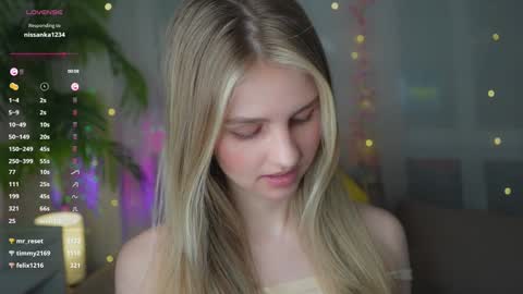 Snapshot of fluffy_angel chatting on 01.30.25 Adeline online show from 01.30.25