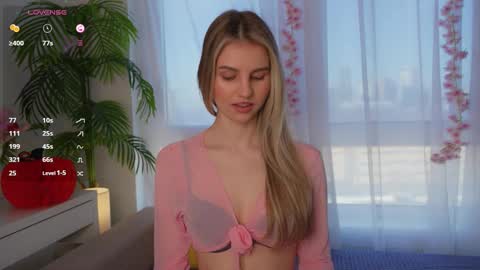 Snapshot of fluffy_angel chatting on 02.19.25 Adeline online show from 02.19.25