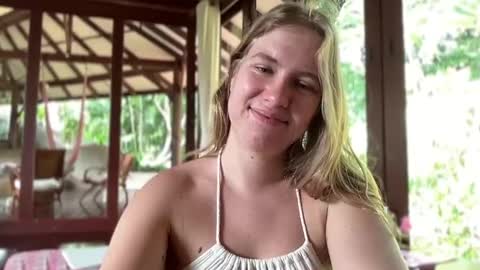 fluffy_bunnyxxx online show from 02.10.25