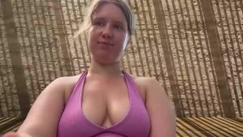 fluffy_bunnyxxx online show from 04.15.26