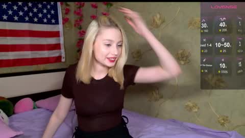 fluffy_cloude online show from 10.25.25