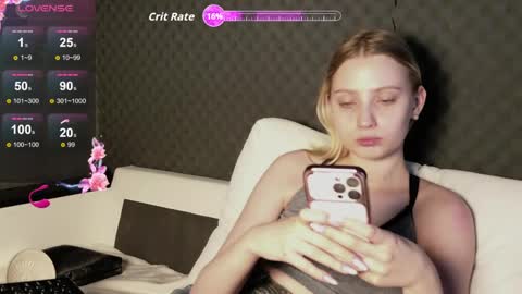 fluffy_cloude online show from 05.20.26