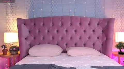 Snapshot of fluffy_ice chatting on 10.06.25 Mia online show from 10.06.25