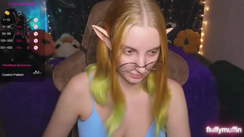 Snapshot of fluffy_muffin3 chatting on 10.09.25 Agatha online show from 10.09.25