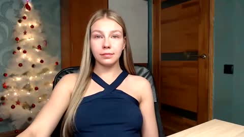 Snapshot of fofhcf chatting on 01.24.25 Molli Ready for any play with you. Hottest show in pvt Help a student earn big tokens online show from 01.24.25