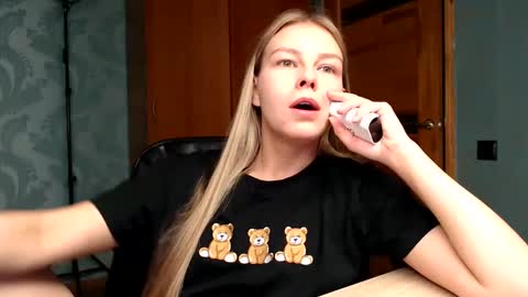 Snapshot of fofhcf chatting on 02.10.25 Molli Ready for any play with you. Hottest show in pvt Help a student earn big tokens online show from 02.10.25