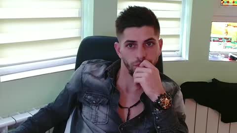 independent model online show from 12.04.24