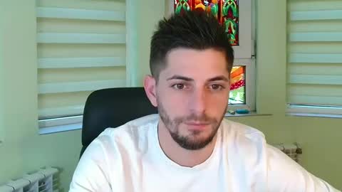 independent model online show from 01.13.25