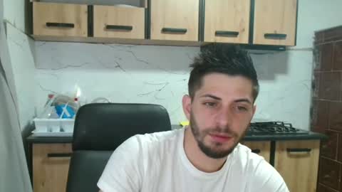 independent model online show from 02.18.25