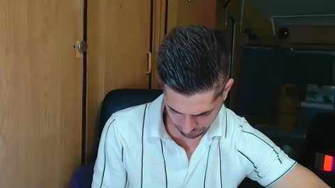 independent model online show from 09.22.25