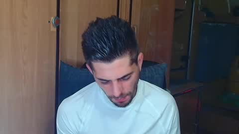 independent model online show from 10.01.25