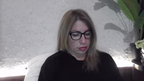 Snapshot of fox_red_lady7 chatting on 12.07.24 fox_red_lady7 online show from 12.07.24